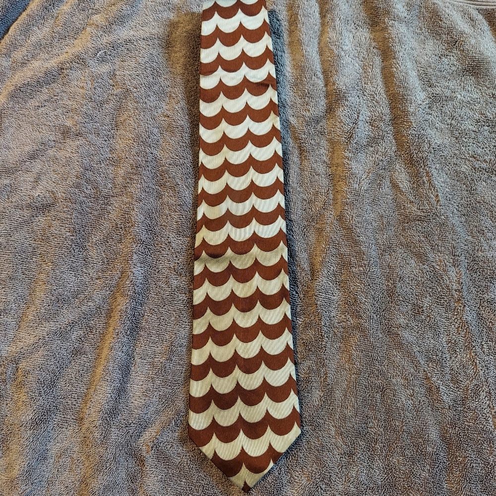 Perry Ellis Silver/Brown Patterned Silk Tie